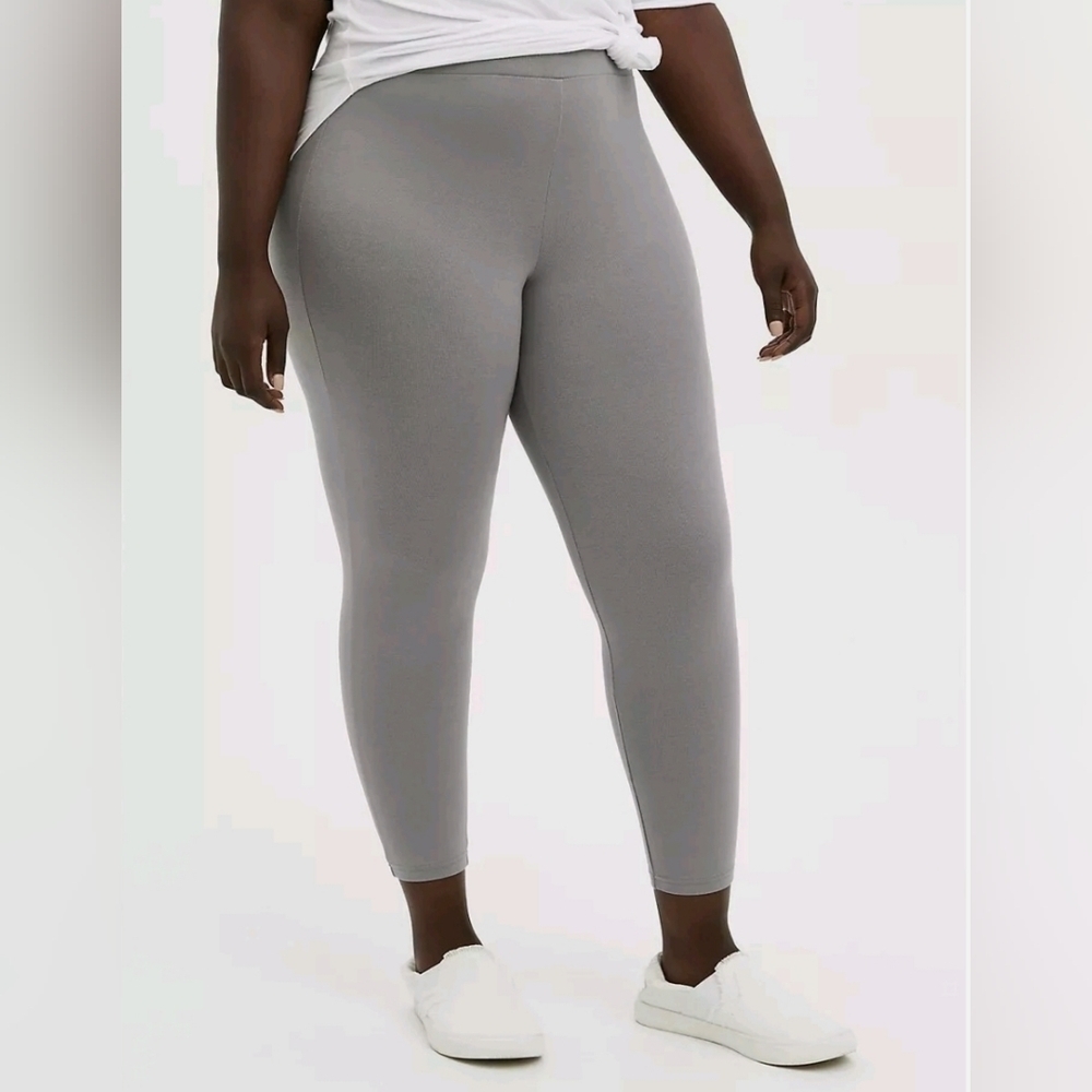 Torrid Crop Comfort Waist Premium Legging